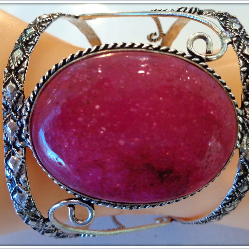 NATURAL RED RUBY OVAL SHAPE HUGE GEMSTONE HIGH GRADE LADIES CUFF BRACELET